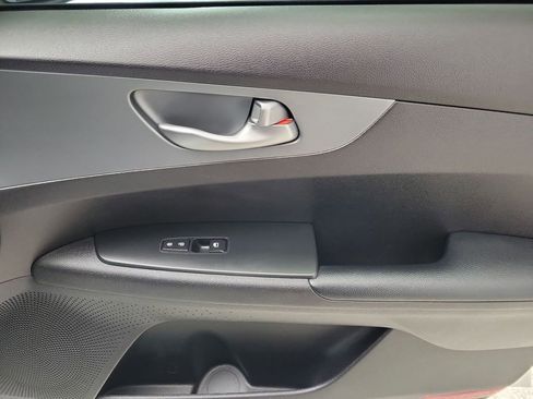 Used 2021 Kia Forte LXS FWD image 20