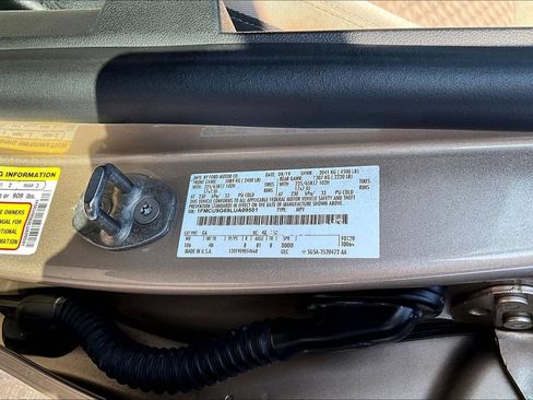 Used 2020 Ford Escape SE AWD/4WD image 37