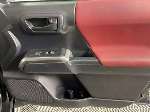 Used 2020 Toyota Tacoma SR5 image 22