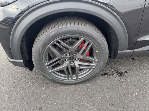 New 2026 Ford Explorer ST-Line w/ ST-Line Street Pack image 11