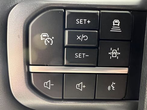 Used 2025 Ford F150 Lariat w/ Equipment Group 501A Mid image 16