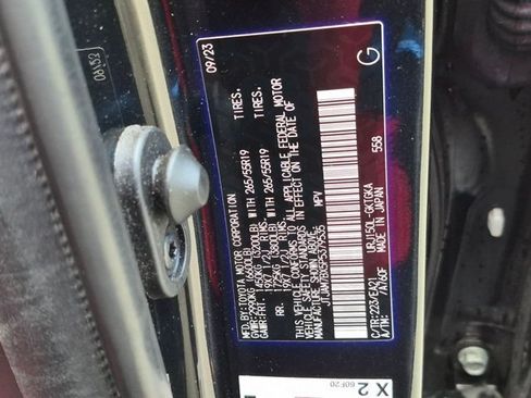 Used 2023 Lexus GX 460 Premium w/ Accessory Package AWD/4WD image 25