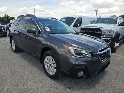 Used 2018 Subaru Outback 2.5i Premium AWD/4WD image 4