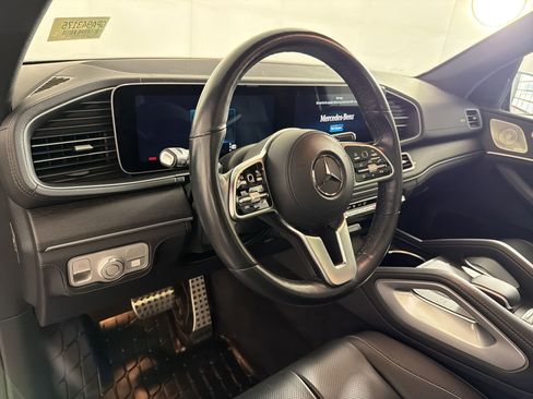 Used 2023 Mercedes-Benz GLS 450 4MATIC image 4