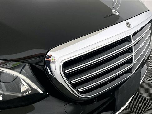 Used 2018 Mercedes-Benz E 300 4MATIC image 30