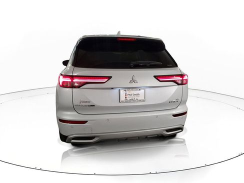 Used 2023 Mitsubishi Outlander SE AWD/4WD image 5