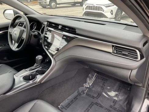 Used 2019 Toyota Camry SE image 17