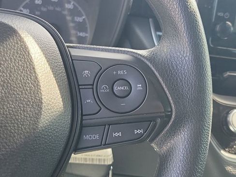 Used 2024 Toyota Corolla LE image 31