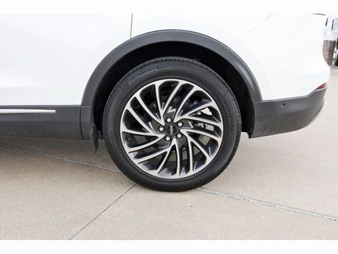 Used 2020 Lincoln Nautilus Reserve image 29