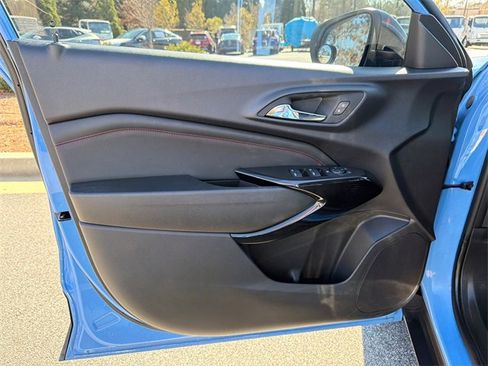 Used 2024 Chevrolet Trax RS w/ Sunroof Package image 10