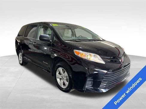 Used 2020 Toyota Sienna L FWD image 3