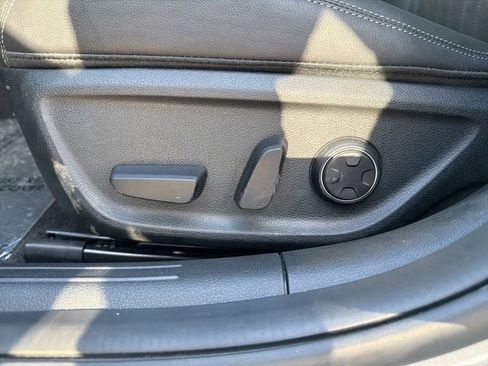 Used 2026 Genesis G70 2.5T Prestige image 18