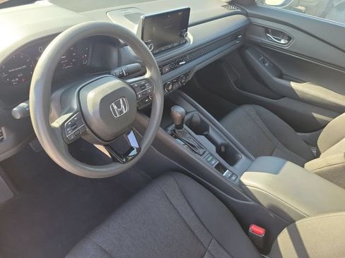 Used 2025 Honda Accord SE image 17