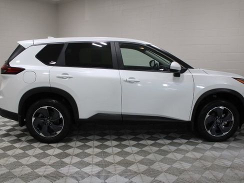 Used 2024 Nissan Rogue SV image 12