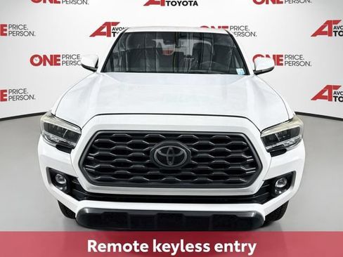 Certified 2020 Toyota Tacoma TRD Off-Road w/ Technology Package AWD/4WD image 3