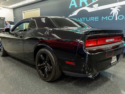 Used 2013 Dodge Challenger R/T w/ Blacktop Pkg image 12