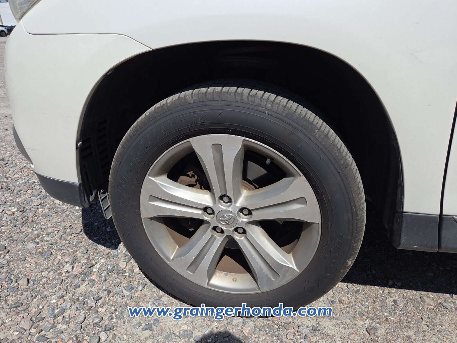 Used 2012 Toyota Highlander Limited w/ Tow Pkg FWD image 9