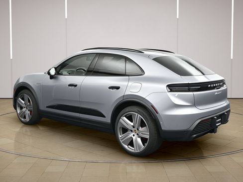 Certified 2025 Porsche Macan 4S Electric AWD/4WD image 3