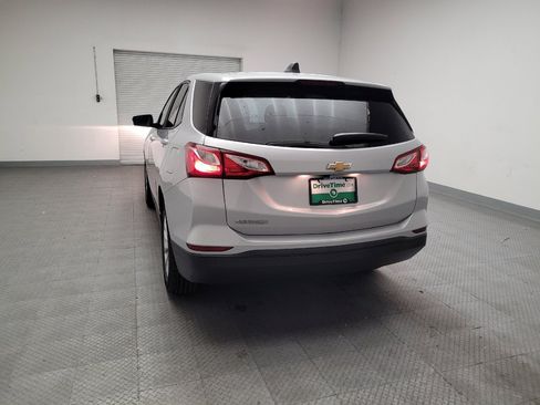 Used 2021 Chevrolet Equinox LS w/ LS Convenience Package image 6