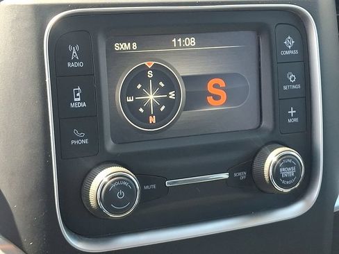Used 2022 RAM 1500 Classic SLT AWD/4WD image 17