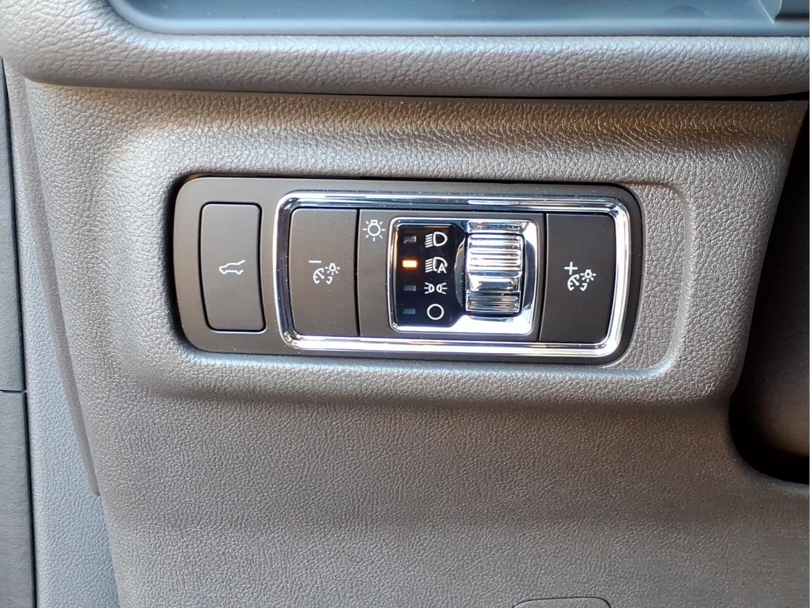 Used 2023 Lincoln Corsair AWD image 17