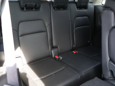 Used 2025 Nissan Pathfinder SL image 15