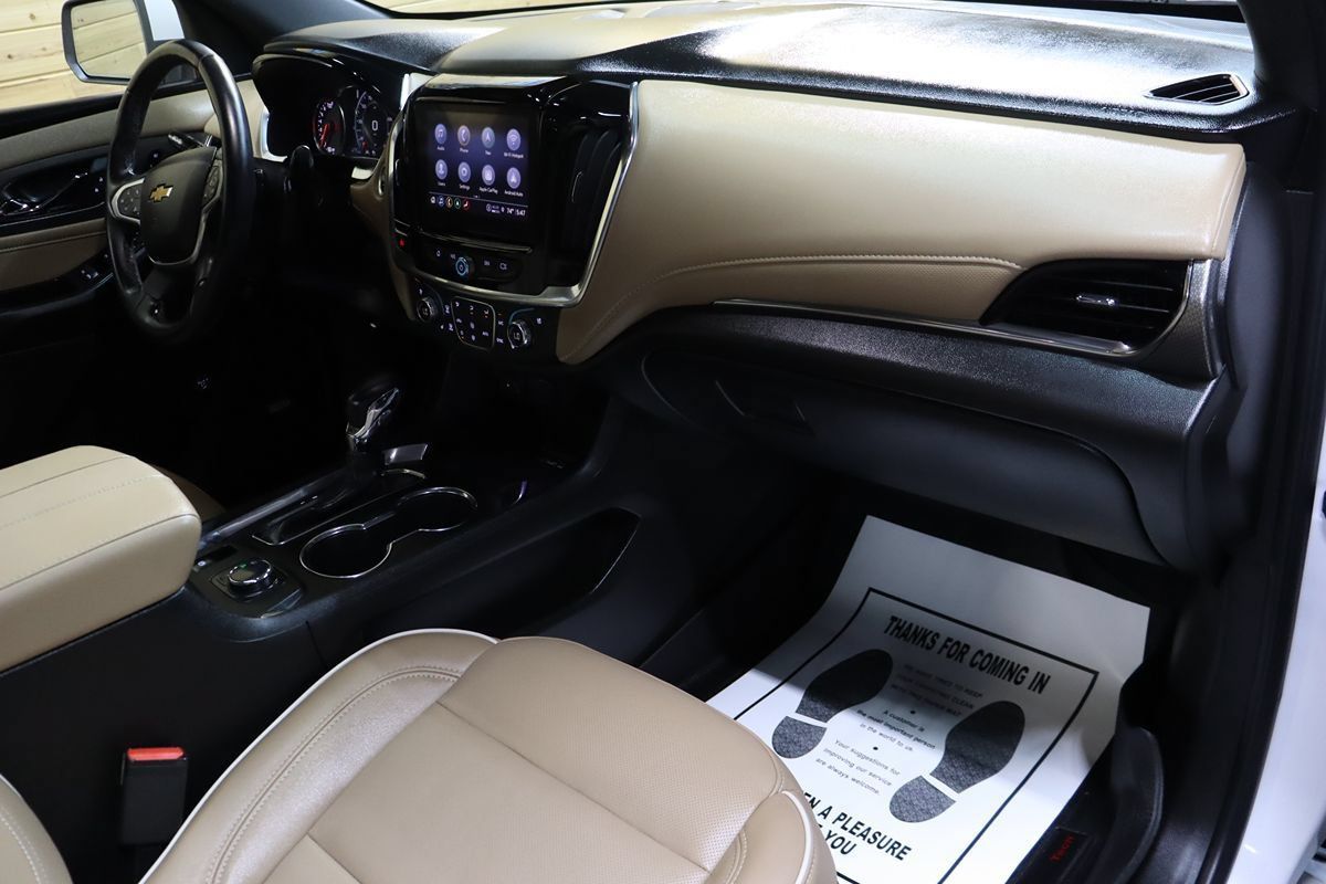 Used 2023 Chevrolet Traverse Premier FWD image 65