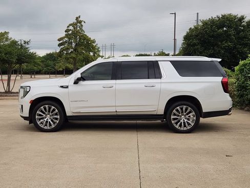Used 2022 GMC Yukon XL Denali AWD/4WD image 4