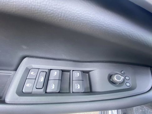 New 2025 Jeep Grand Cherokee L Limited image 13