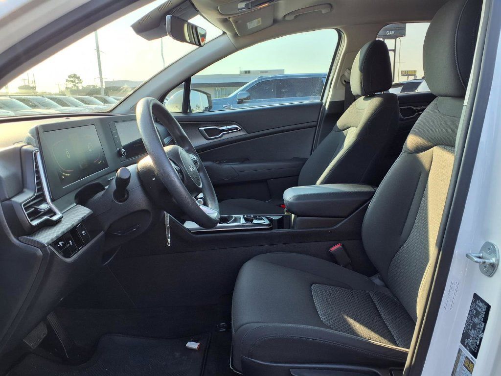Used 2023 Kia Sportage LX FWD image 16