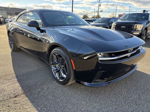 Used 2025 Dodge Charger R/T w/ Quick Order Package 25M R/T image 7