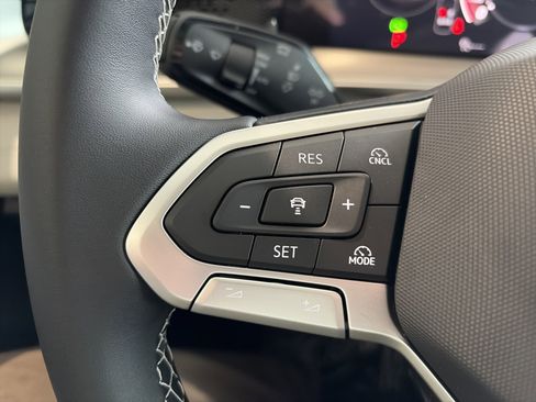 New 2026 Volkswagen Tiguan SE image 27