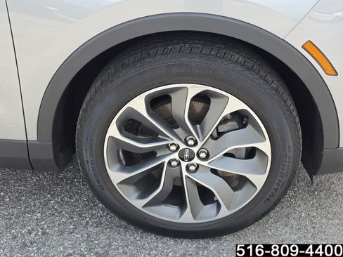 Used 2023 Lincoln Nautilus Reserve AWD/4WD image 12