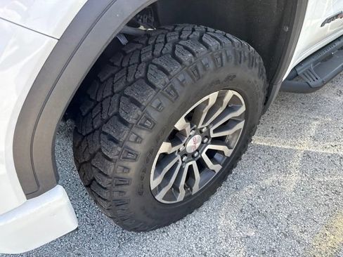 Used 2020 GMC Sierra 1500 AT4 w/ Off-Road Performance Package AWD/4WD image 11