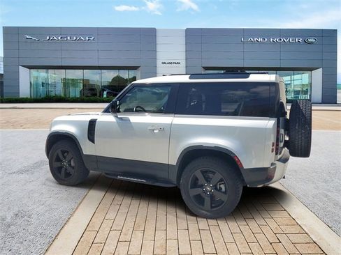 Used 2021 Land Rover Defender 90 First Edition image 7