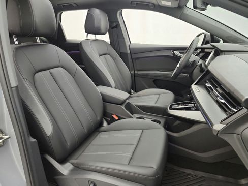 Used 2025 Audi Q4 e-tron Premium Plus RWD image 18