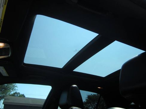 Used 2013 Chrysler 300 S RWD image 9