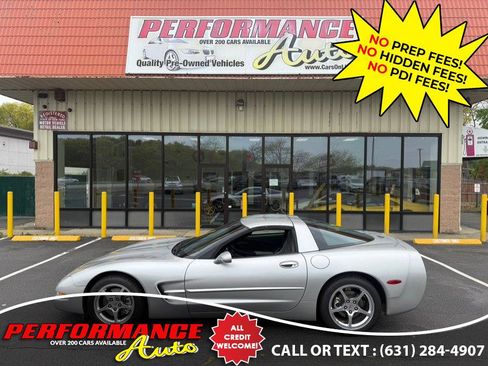Used 2004 Chevrolet Corvette Coupe w/ Preferred Equipment Group RWD image 3