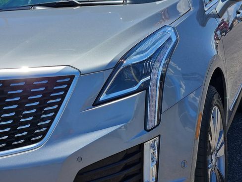 Used 2025 Cadillac XT5 Premium Luxury w/ Technology Package AWD/4WD image 8