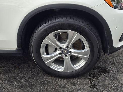 Used 2017 Mercedes-Benz GLC 300 4MATIC image 45