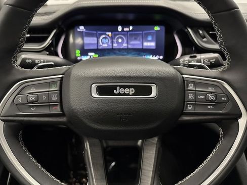 Used 2023 Jeep Grand Cherokee 4WD 4xe w/ Luxury Tech Group II image 18