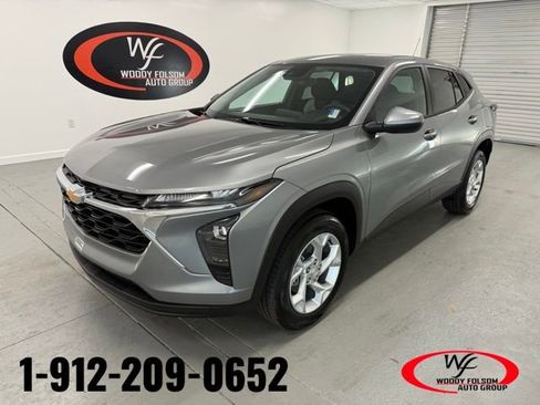 New 2026 Chevrolet Trax LS w/ LS Convenience Package image 1