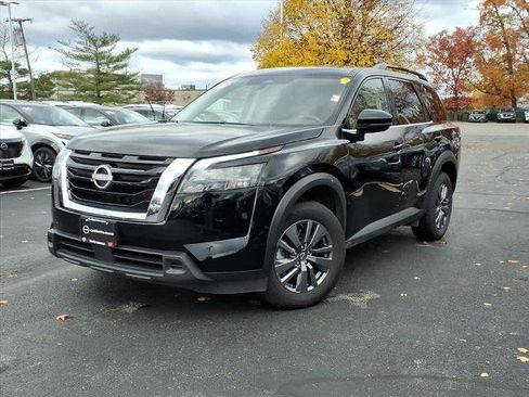 Certified 2025 Nissan Pathfinder SV image 1