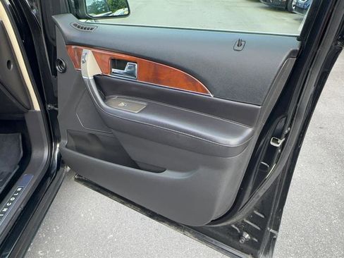 Used 2014 Lincoln MKX AWD w/ Equipment Group 101A image 27
