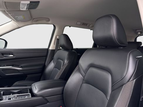 Used 2022 Nissan Pathfinder SL FWD image 15