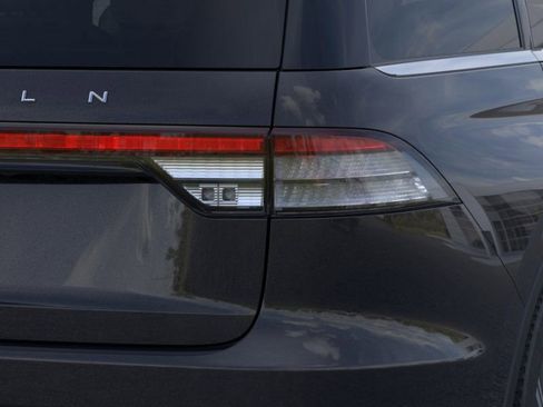 Used 2025 Lincoln Aviator AWD image 21