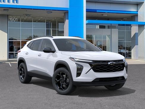 New 2026 Chevrolet Trax LT w/ Driver Confidence Package FWD image 7