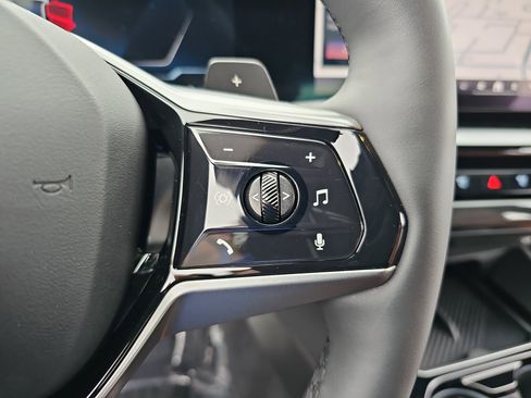 Used 2025 BMW 530i w/ Premium Package image 18