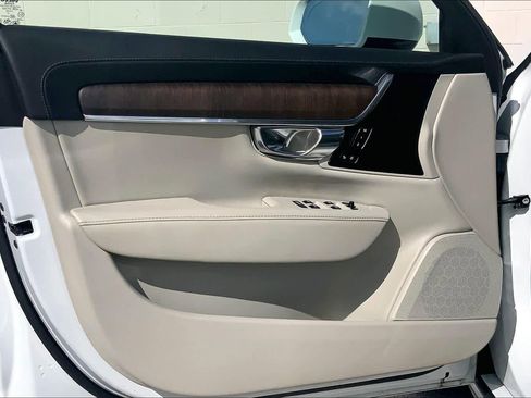 Used 2022 Volvo S90 B6 Inscription w/ Advanced Package image 28