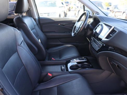 Used 2016 Honda Pilot Touring image 19